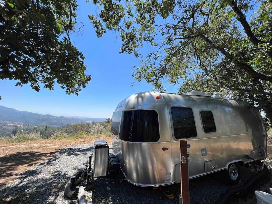 Modern Airstream With Amazing View - 10 To 15 Minutes From Kings Canyon National Park Dunlap Экстерьер фото