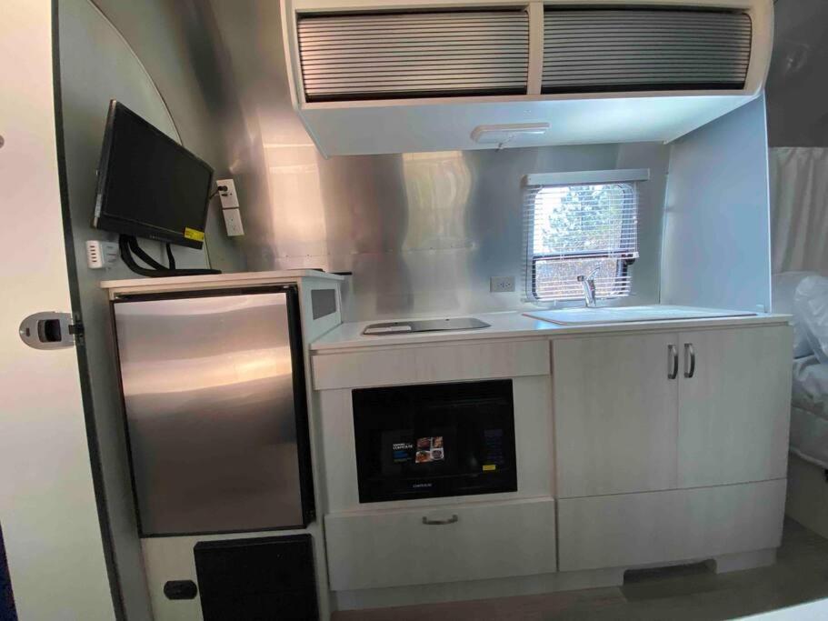 Modern Airstream With Amazing View - 10 To 15 Minutes From Kings Canyon National Park Dunlap Экстерьер фото