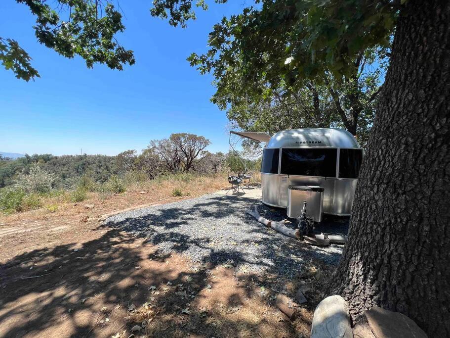 Modern Airstream With Amazing View - 10 To 15 Minutes From Kings Canyon National Park Dunlap Экстерьер фото